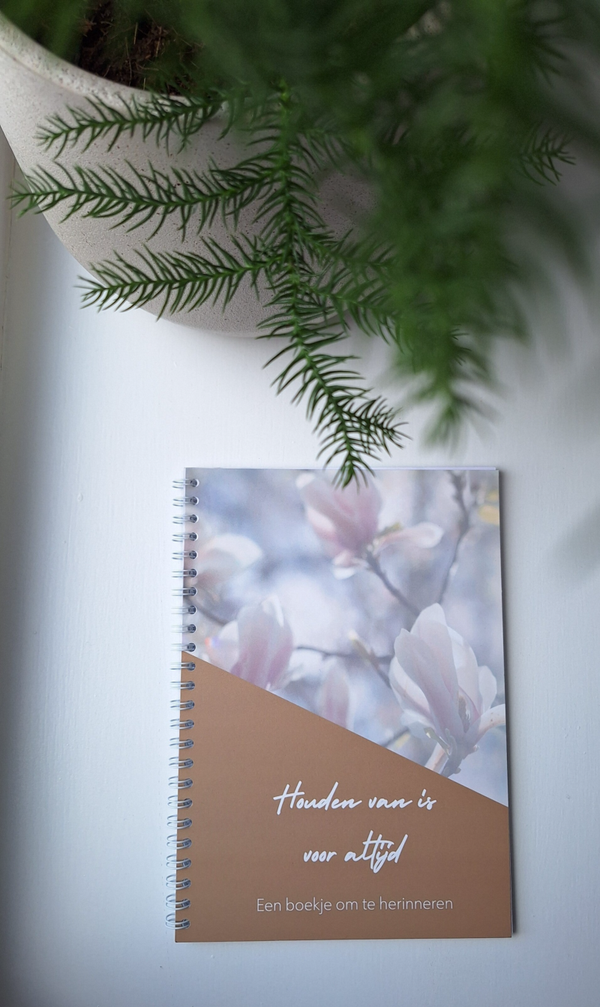 Herinneringsboek | Houden van is voor altijd | Invulboek | 2e druk