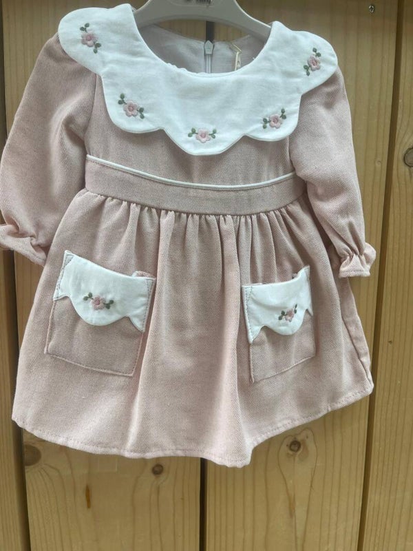Babyjurkje met Geborduurde Kraag en Zakjes