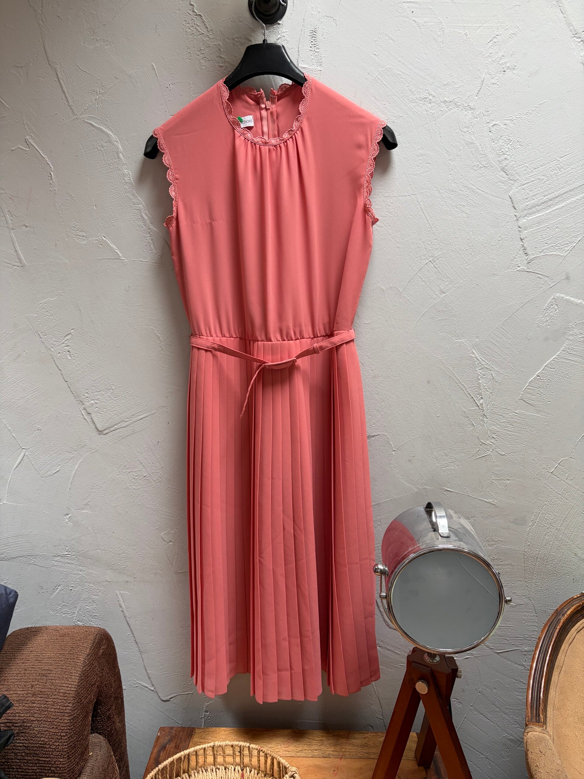 Ann Michael Coral Pleated Midi Dress with Belt – UK 10
