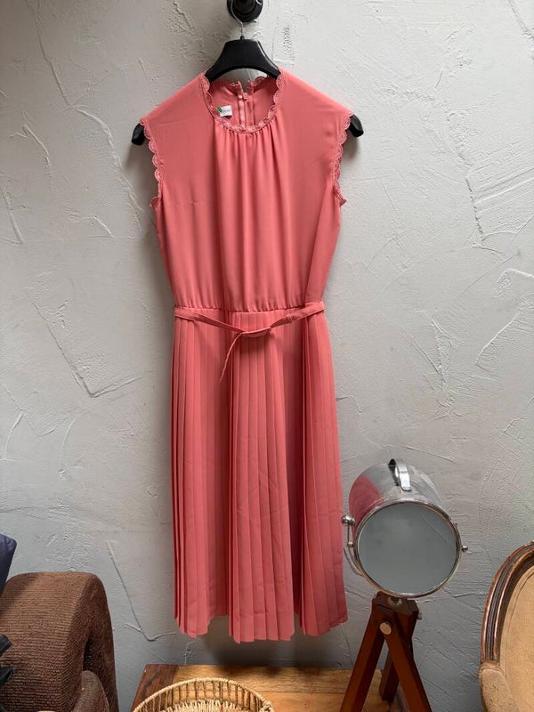 Ann Michael Coral Pleated Midi Dress with Belt – UK 10