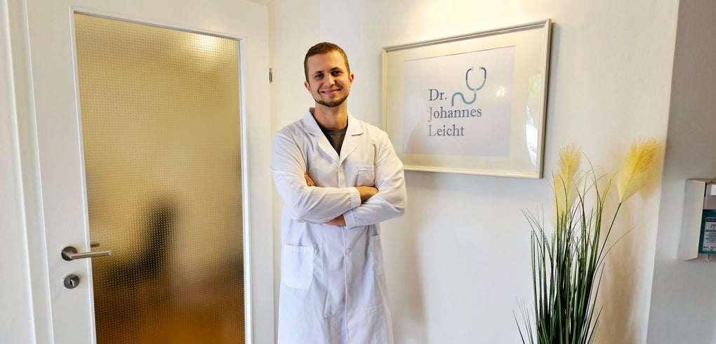 Dr. Johannes Leicht