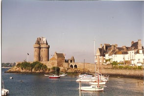 Bord de mer et château