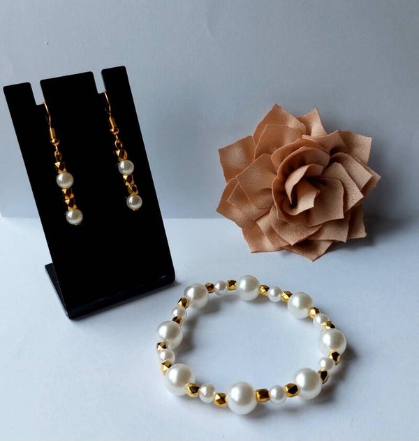 Schmuckset aus Perlen & Goldfacetten