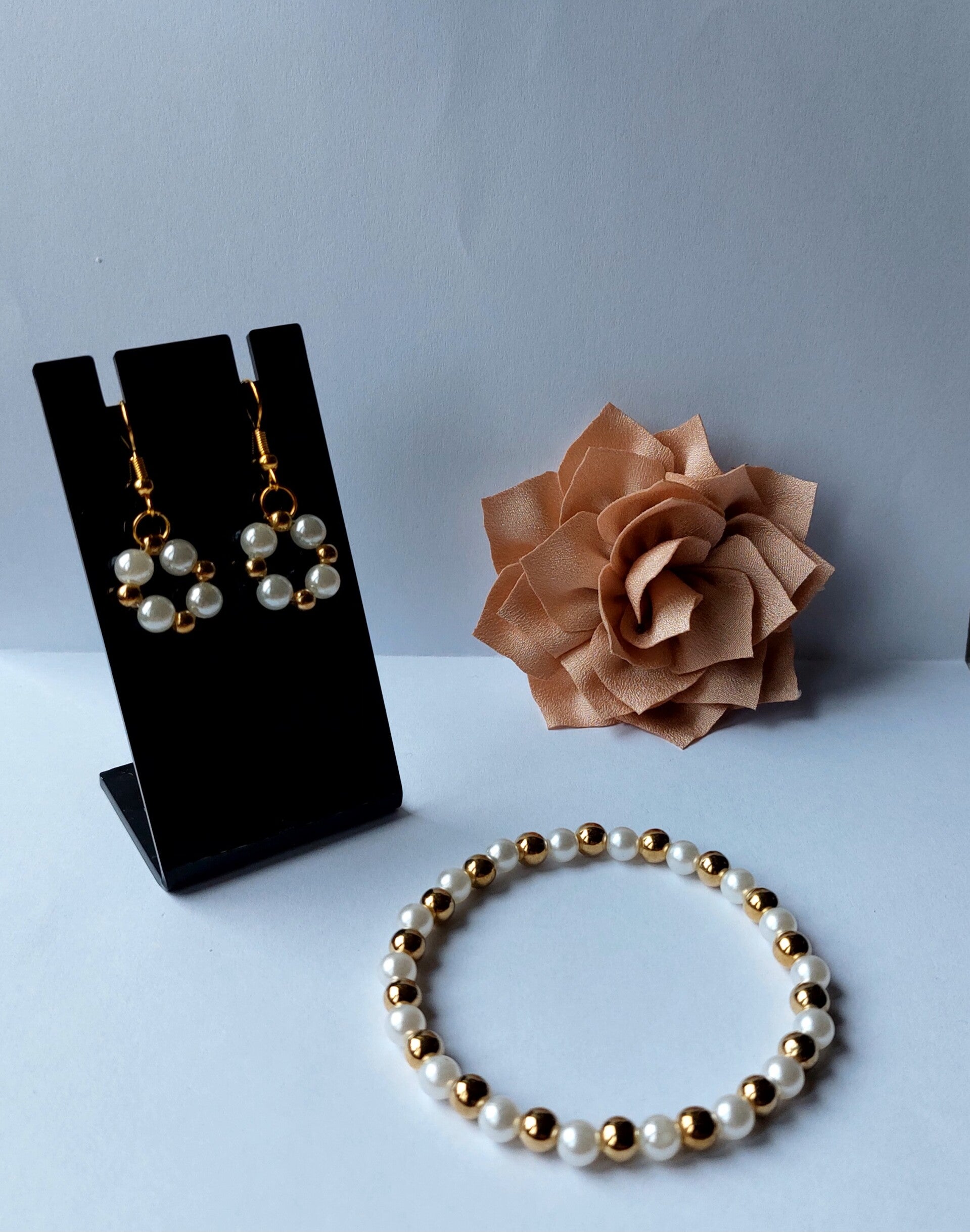 Handgefertigtes Schmuckset Ohrringe & Armband