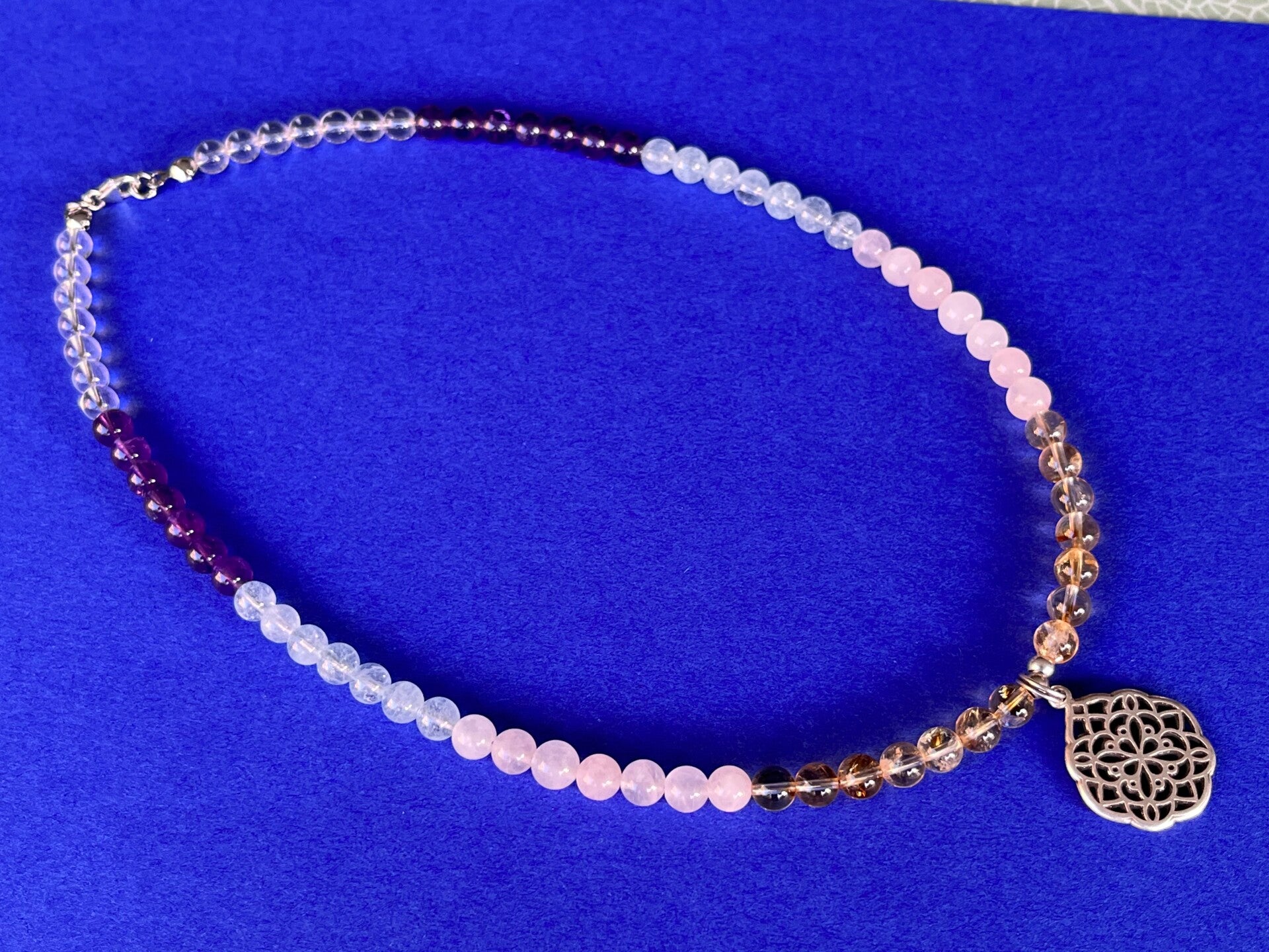 Halskette - die Schützende (H105)