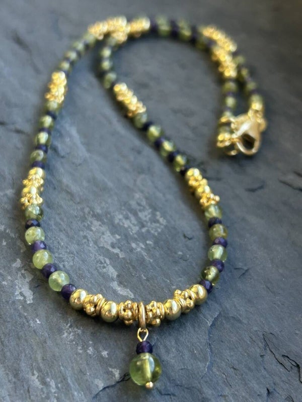 Halskette - Peridot & Sugilith (H599)