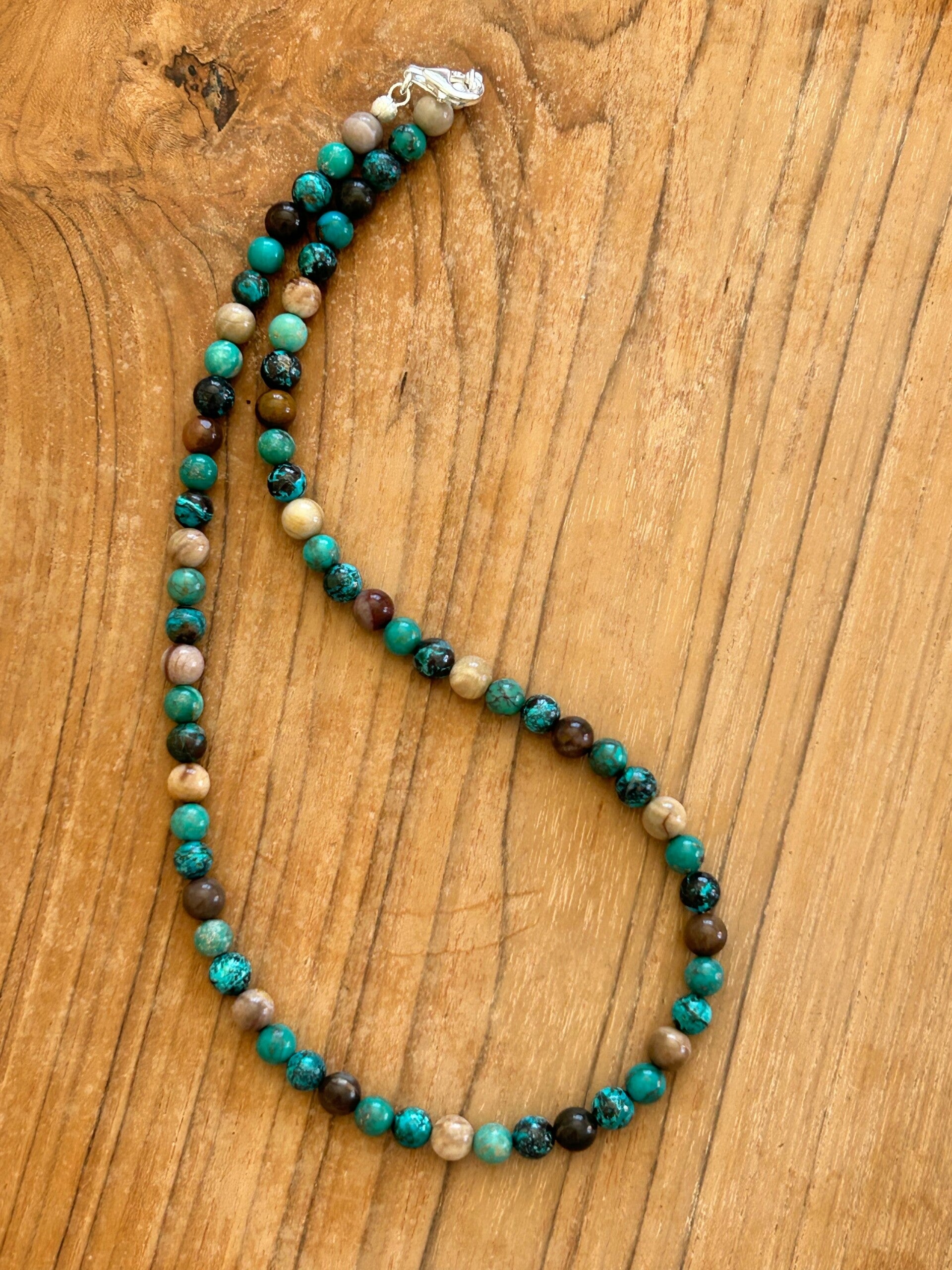 Halskette - die Helfende (H206)