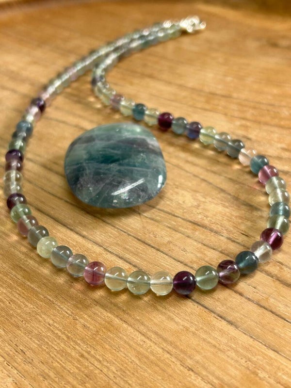 Halskette - die Helfende (H157)