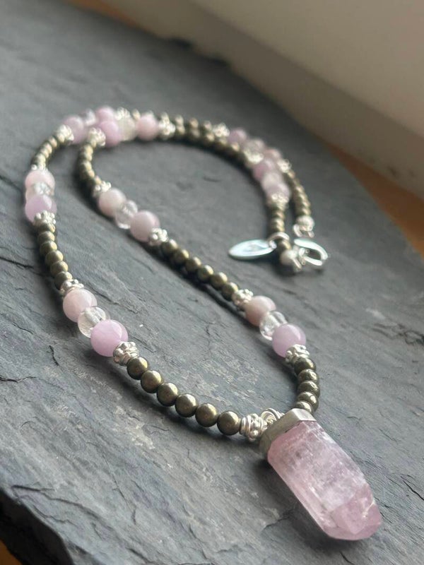 Halskette - Kunzit & Pyrit (H611)