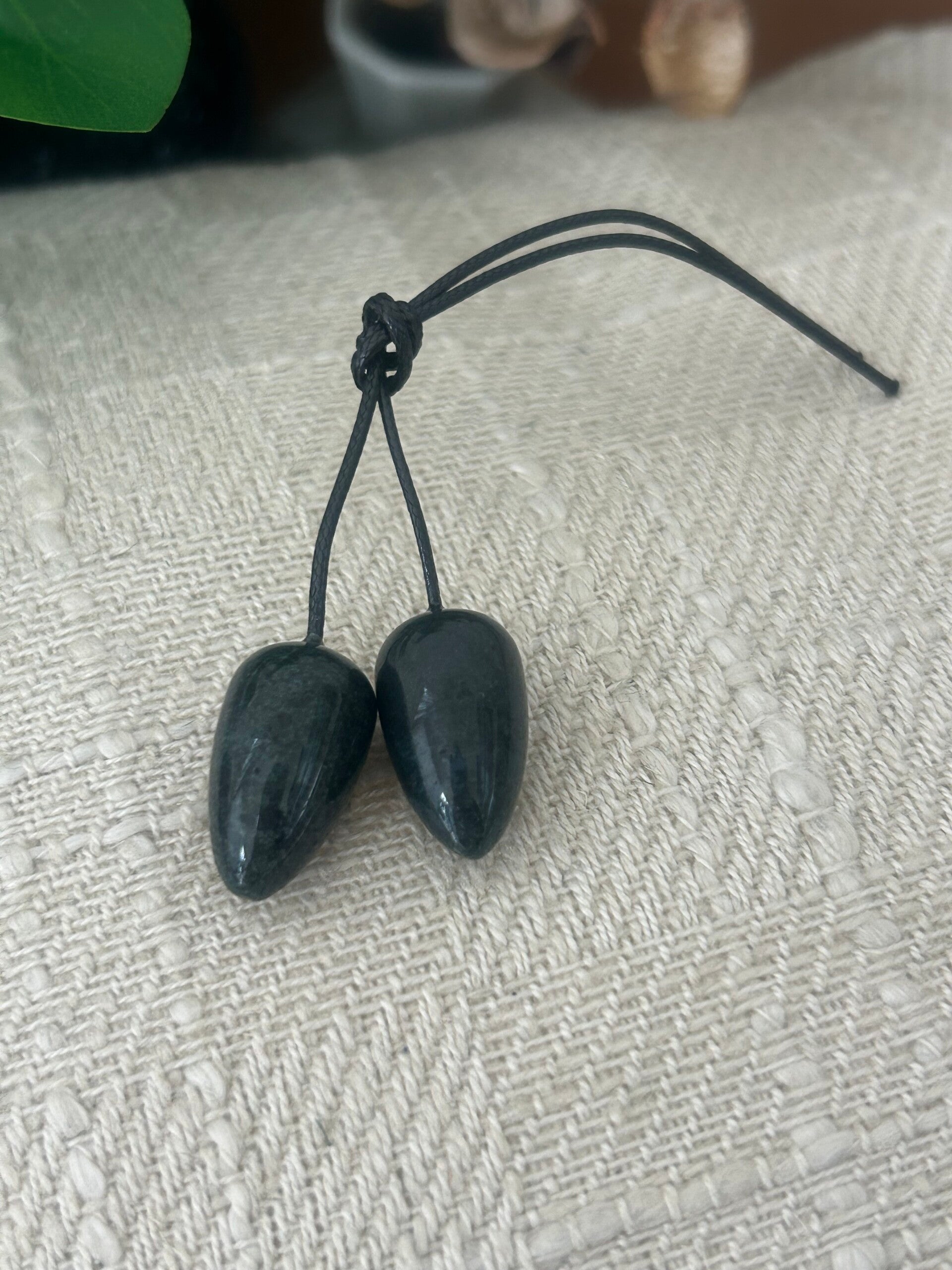 Ohr-Oliven aus Heliotrop (G014)