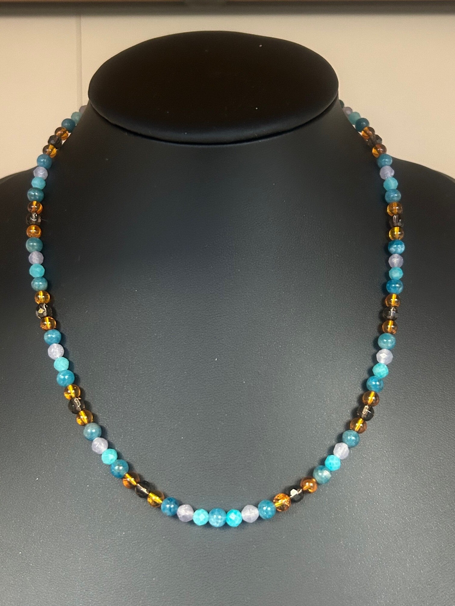 Halskette - die Fröhliche (H584)