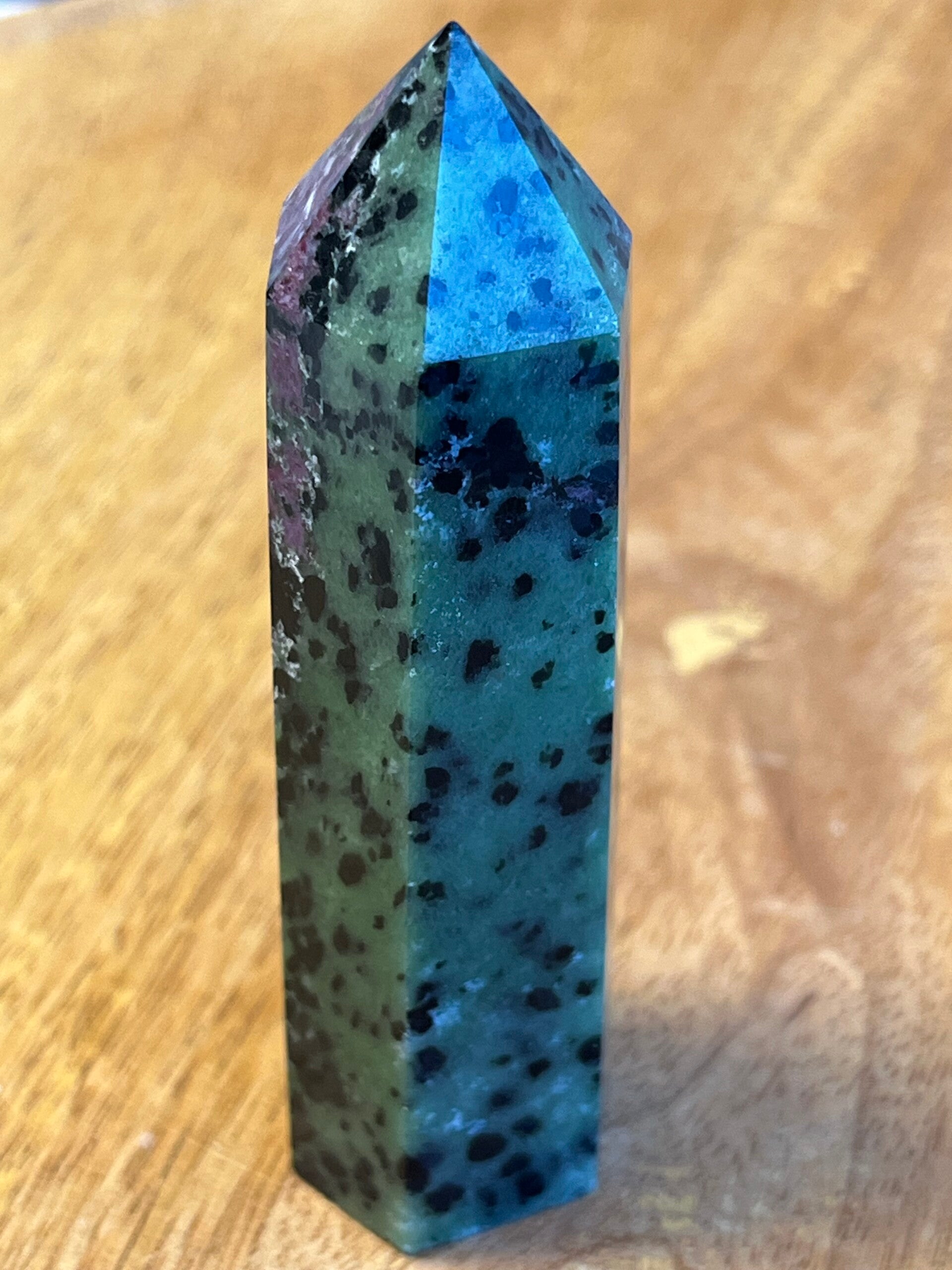 Rubin-Zoisit - Steinspitze (Z062)