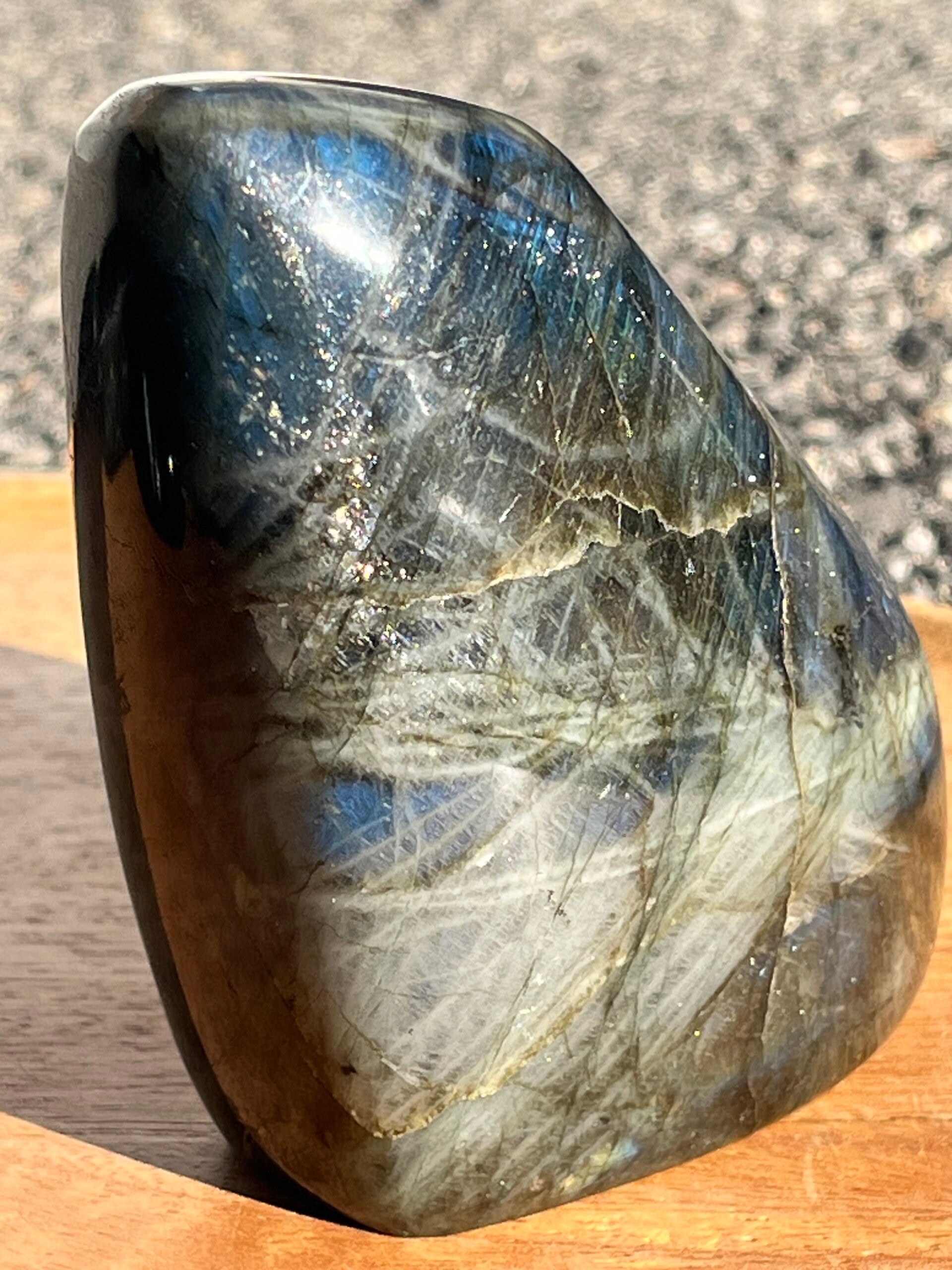 Labradorit geschliffen (Z070)