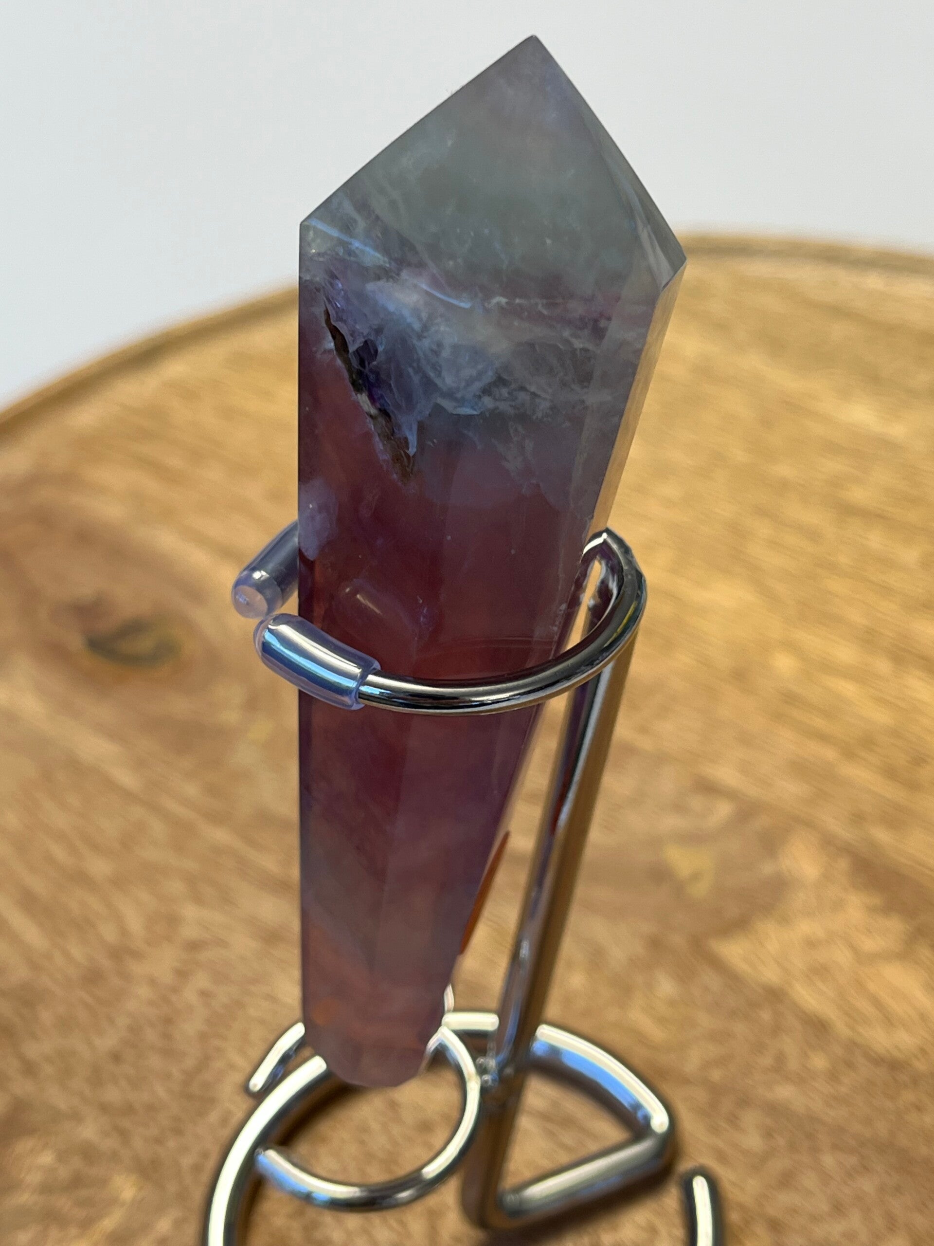 Regenbogen-Fluorit - Kristall-Steinspitze (inkl. Ständer) (Z066)