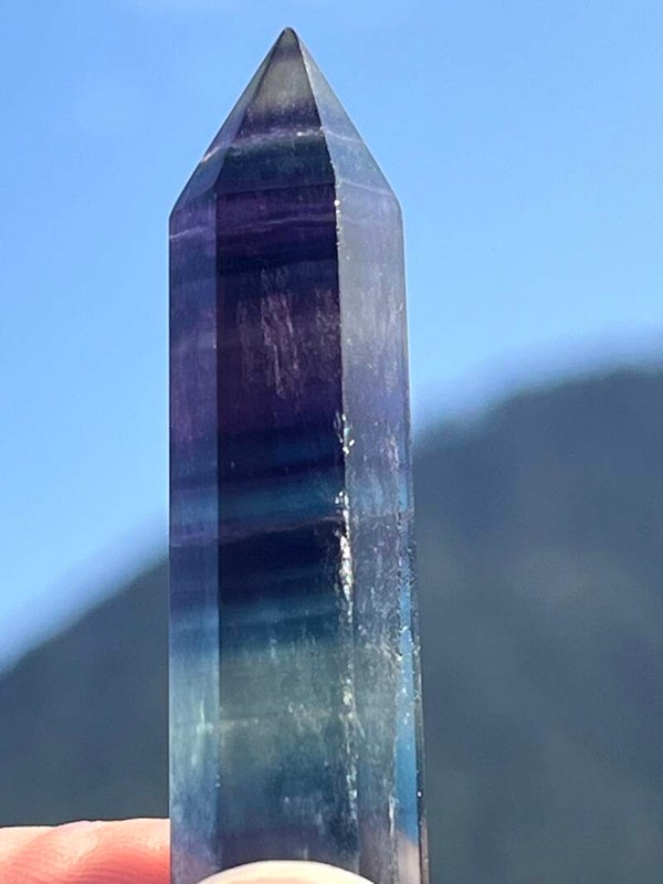 Regenbogen-Fluorit - Steinspitze (Z086)