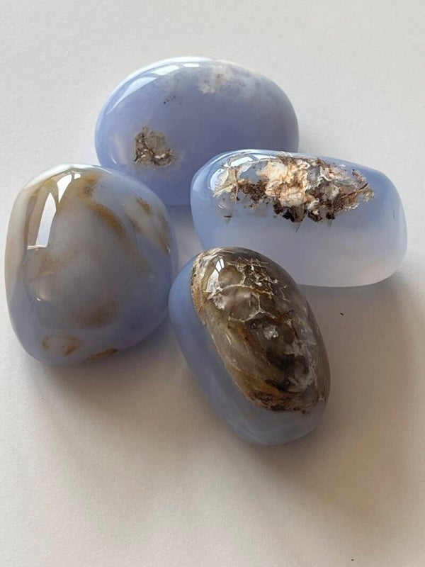 Chalcedon blau mit Muttergestein (AAA-Qualität)