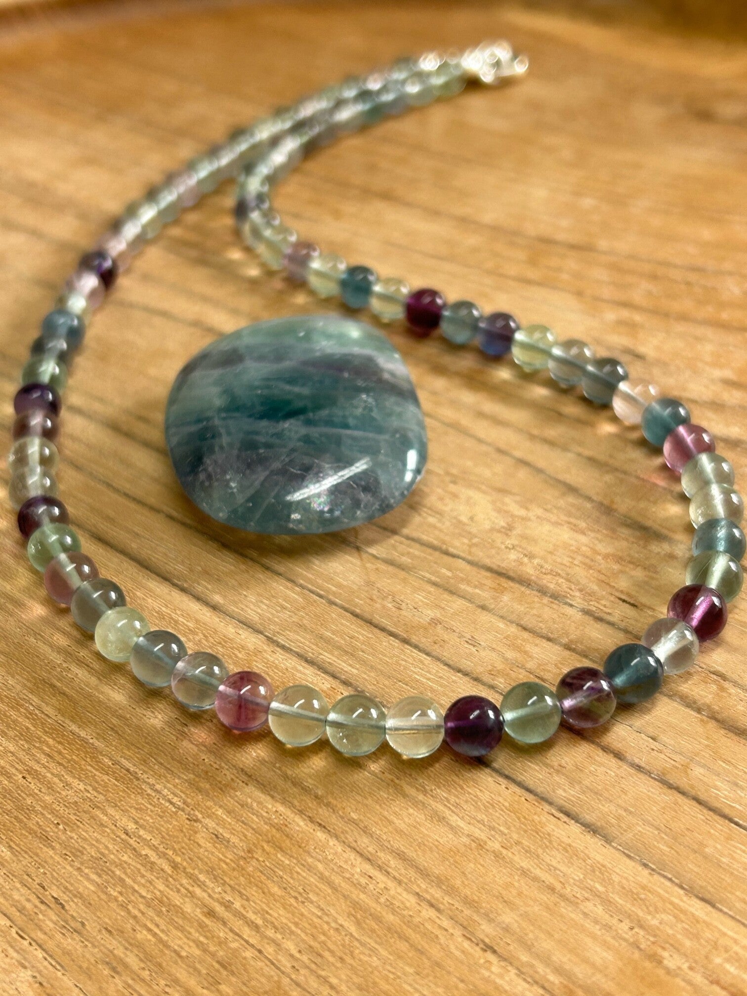 Halskette - die Helfende (H157)