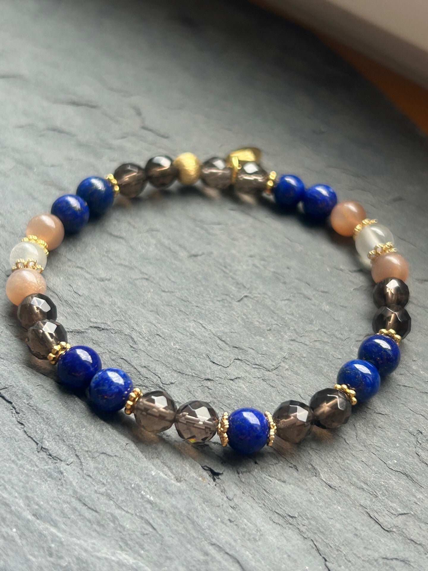 Armband - Lapislazuli, Mondstein & Rauchquarz (A743)