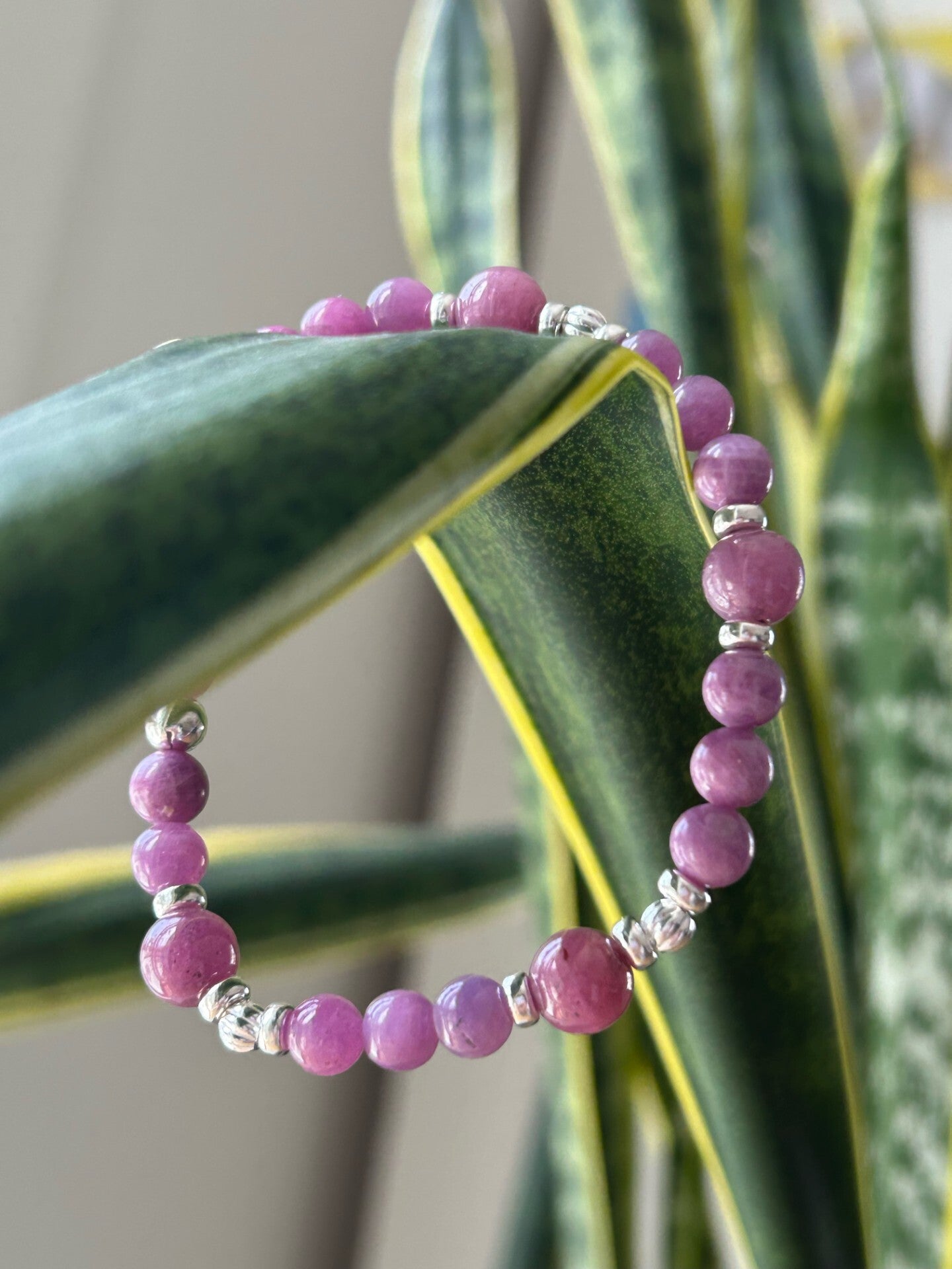 Armband - Die Kraft des Rubins (A461)