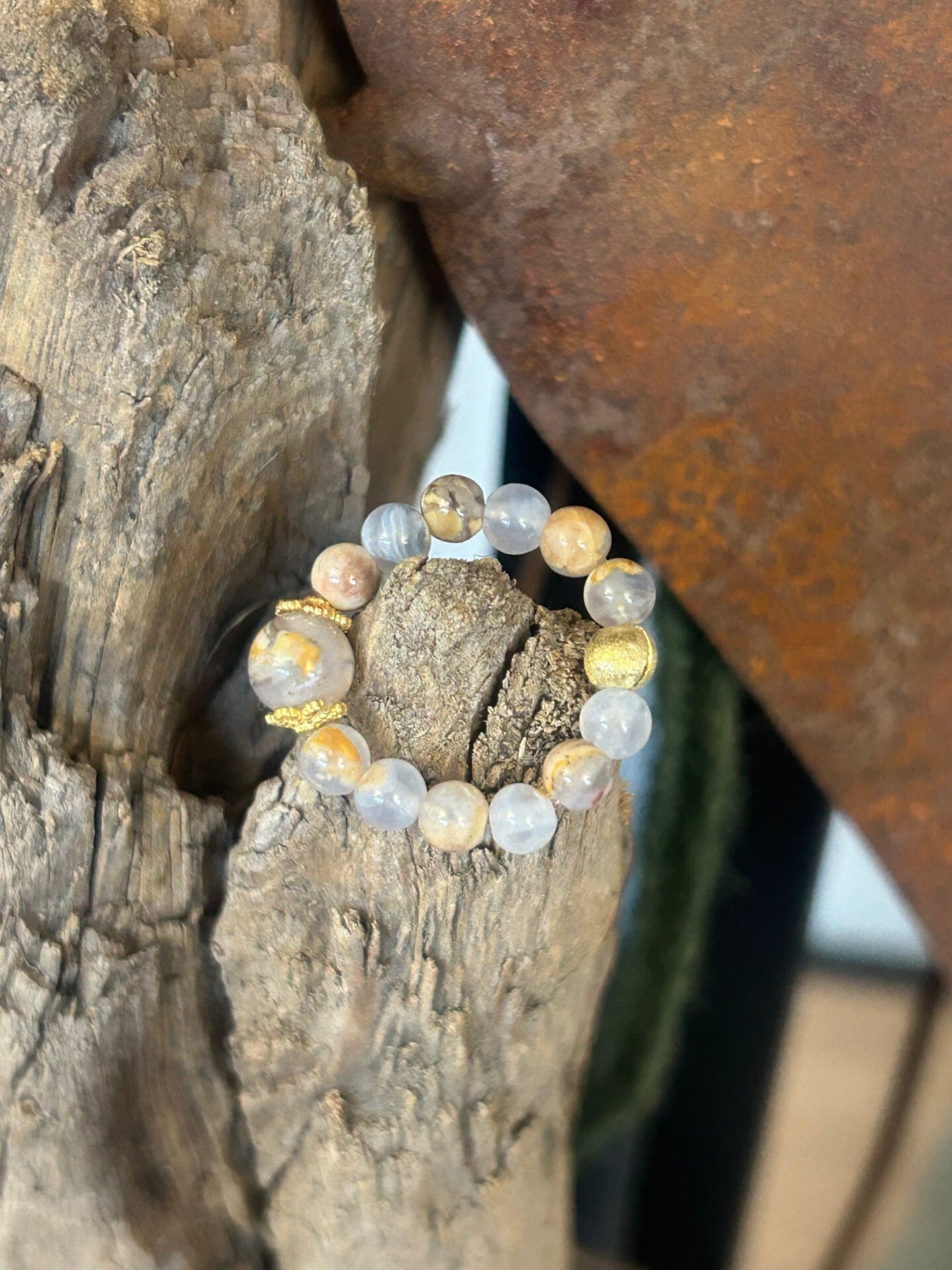 Fingerring - Chalcedon azurblau mit Muttergestein (R109)