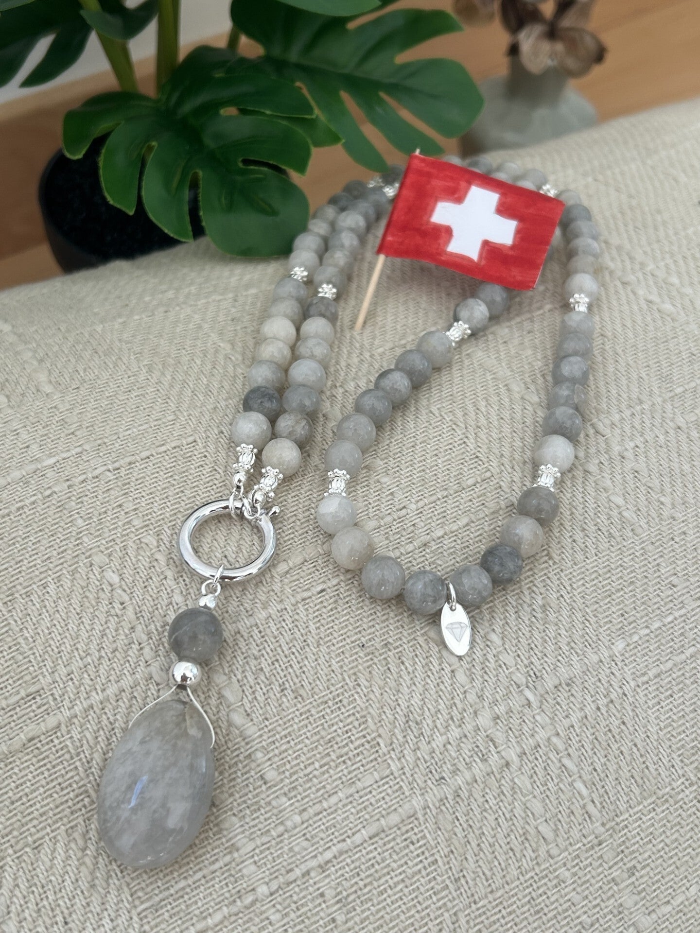 Halskette - Grauquarz/Schneequarz (Schweiz) (H491)