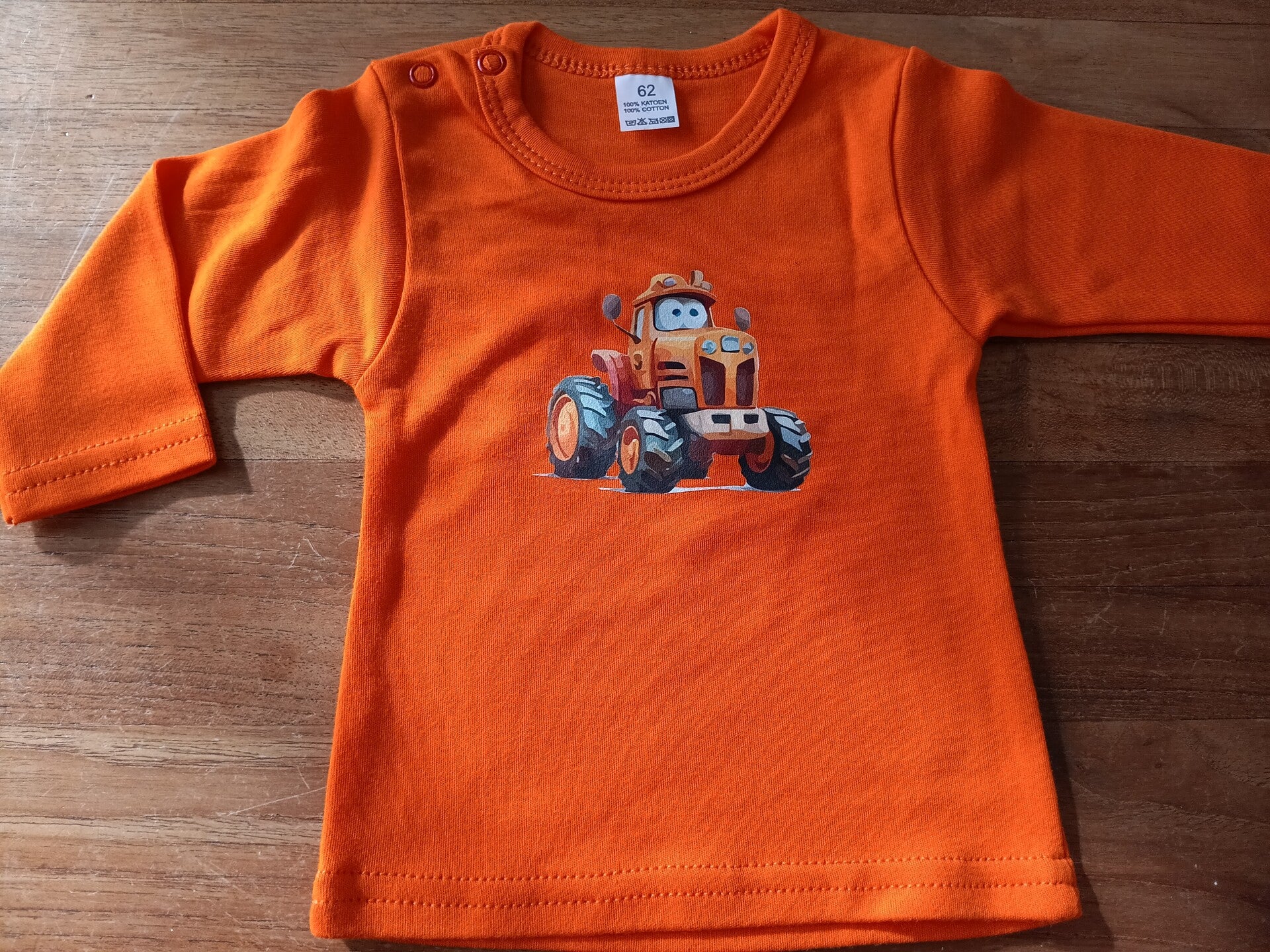 Baby-shirtjes met tractor opdruk maat 62