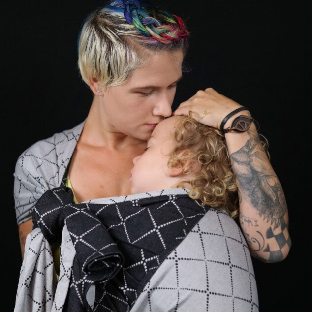 Isara Diamonda Black draagdoek maat 6