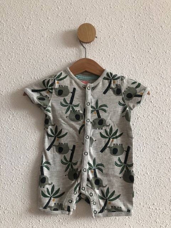 Boxpakje met olifanten