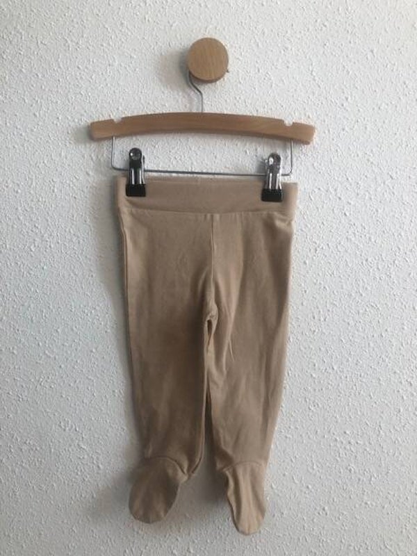 Broekje met voetjes