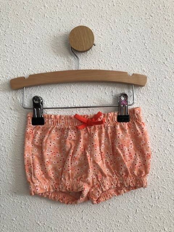 Kort Broekje met Bloemetjes