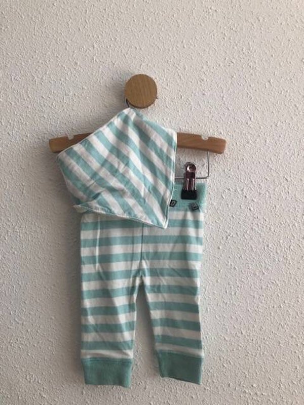 Setje Broekje en Puntsjaaltje Gestreept