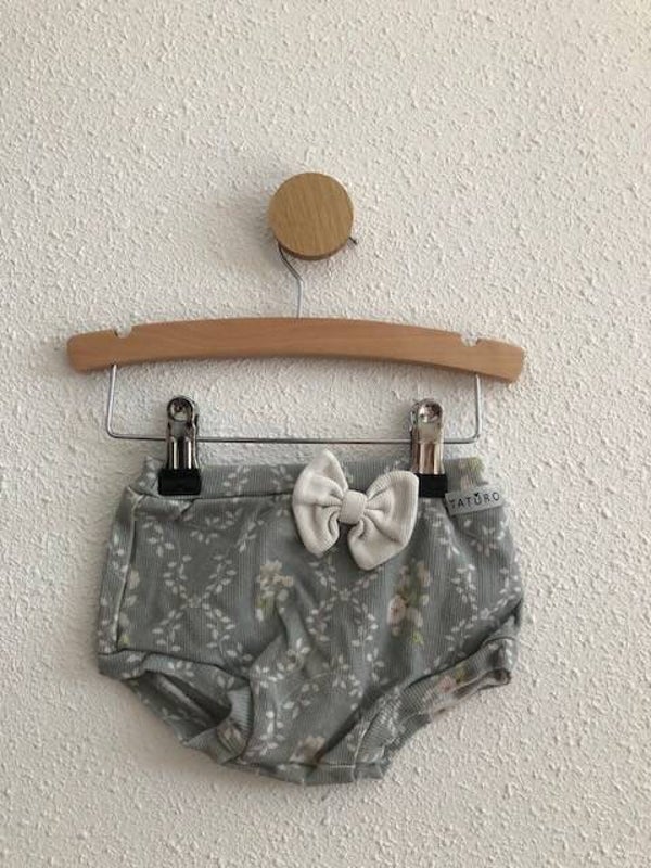 Luierbroekje met een Strik