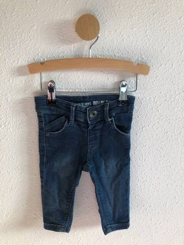 Spijkerbroekje met zakken