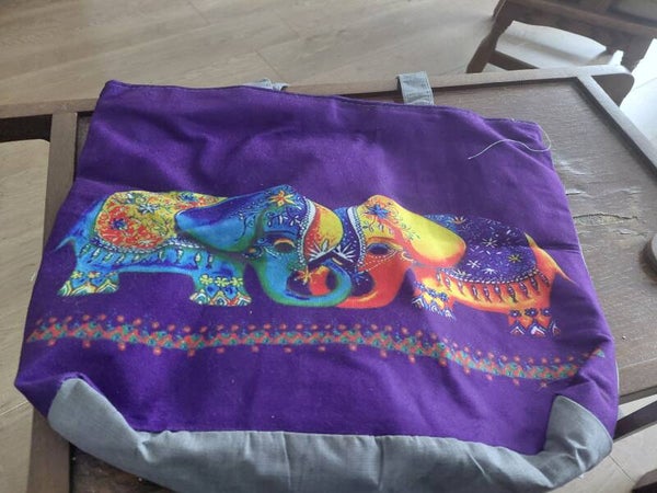 Mooie gekleurde schoudertas Gebruikt