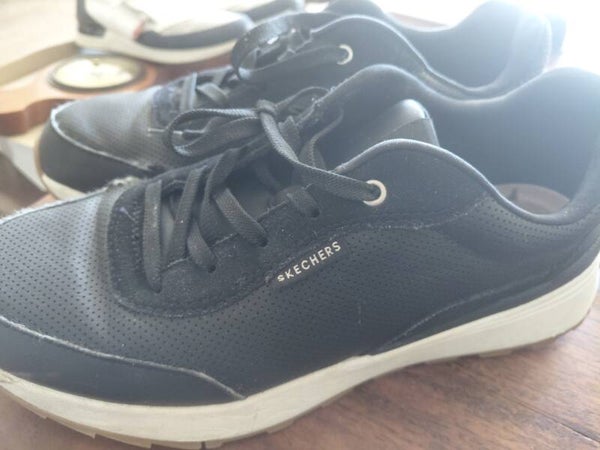 1 paar sketchers sneakers 41