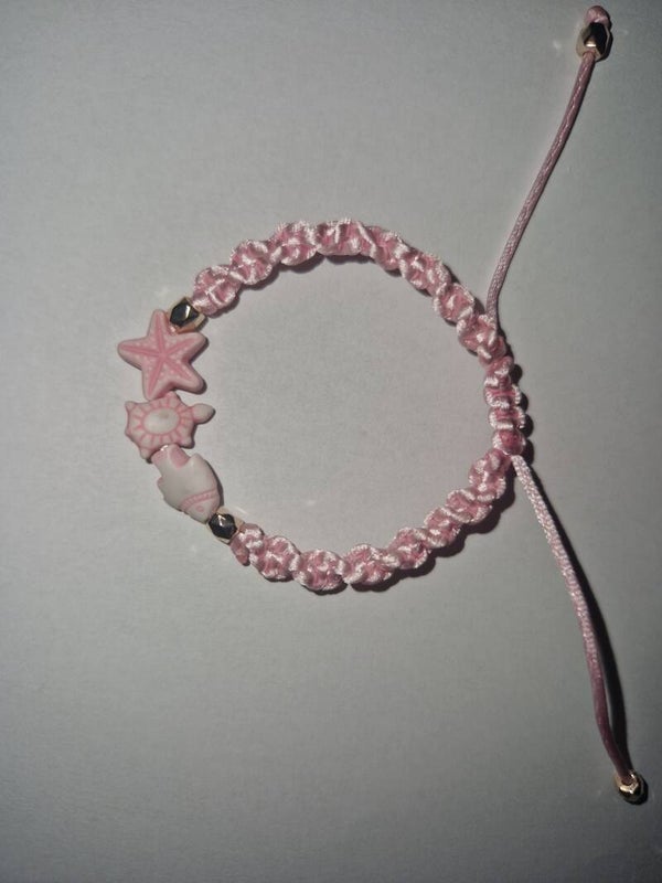 Makramee-Armband „Meereszauber“ – Rosa & verspielt