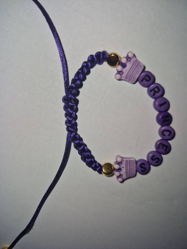 Makramee-Armband „PRINCESS“ – Lila für kleine Prinzessinnen