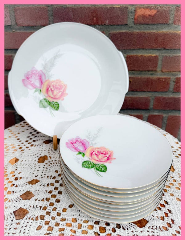 Brocant romantisch gebakset gebakstel bordjes high tea servies
