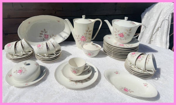Brocant ontbijtservies high tea servies Spenzo kopjes bordjes