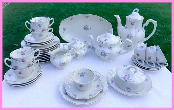 Brocant ontbijtservies high tea servies kopjes bordjes Chodziez