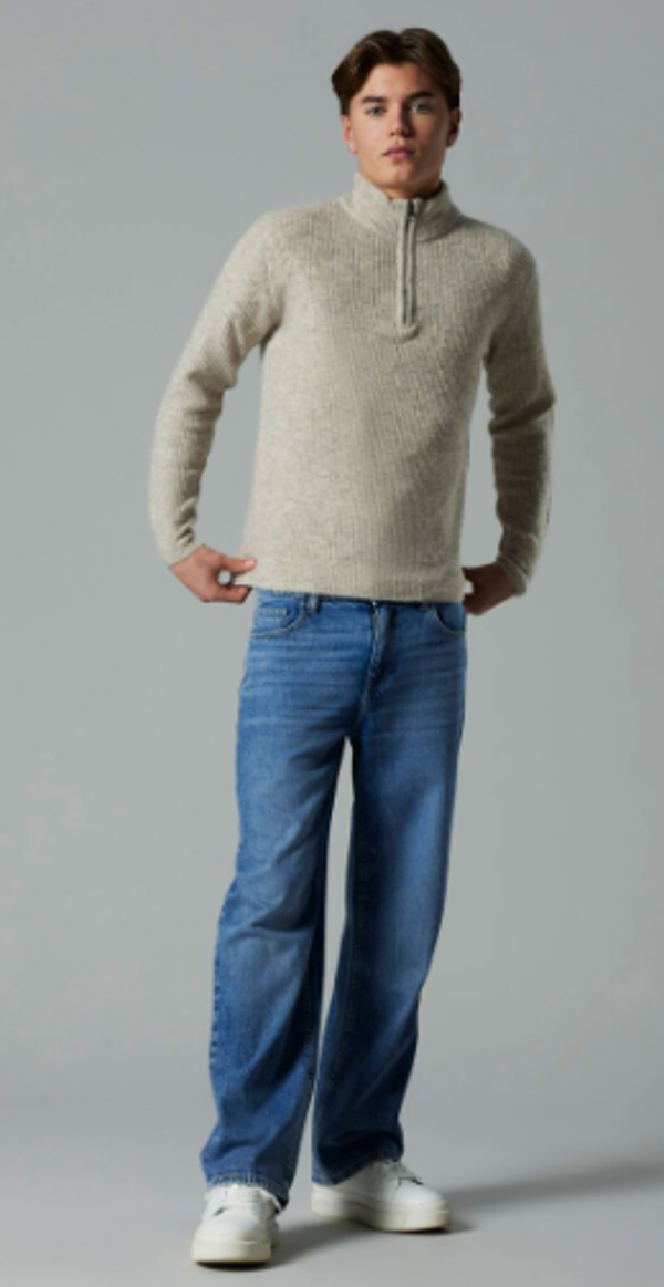 straight jeans