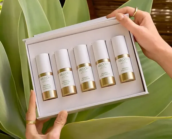 Essentials Set (5x15ml) - bespaar 23% / Day Care Essentials Set - bespaar 11% vanaf: