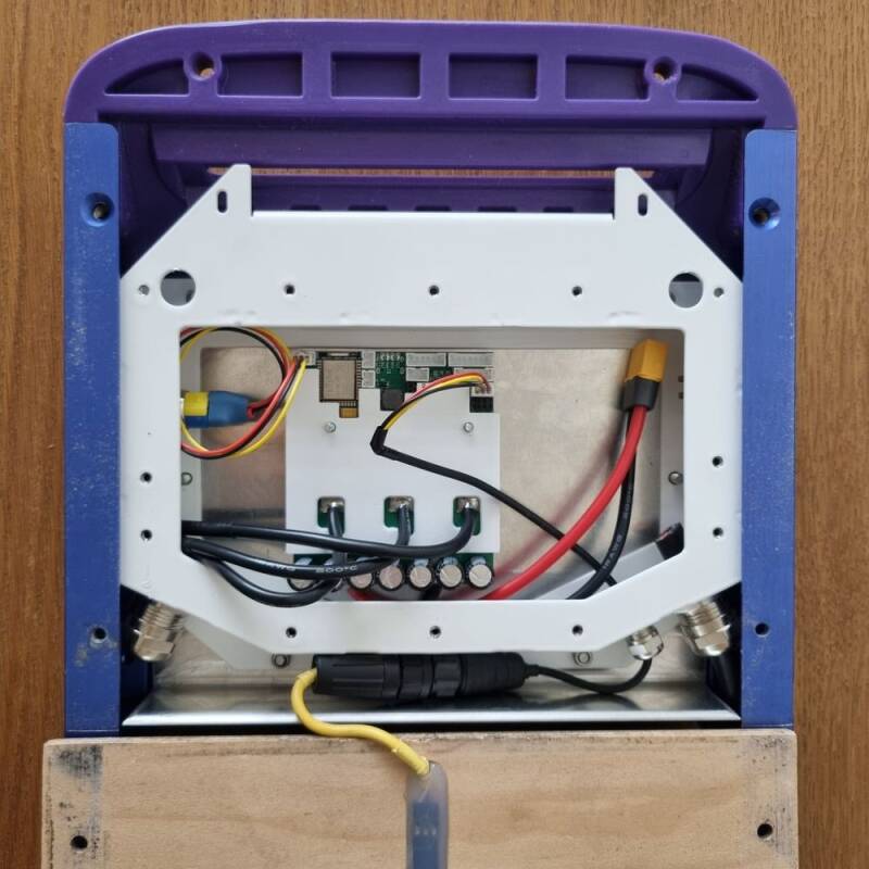 Floatboxx VESC box for Superflux or Cannoncore motors on onewheel