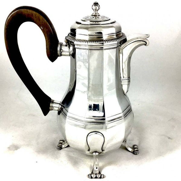 Coffee Pot, by Jean Maximilien Savary, Douai, around 1730-40.