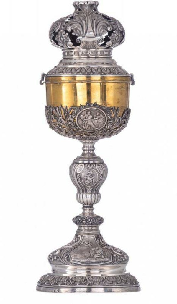 Majestic ciborium, Belgium around 1830-1850, solid silver