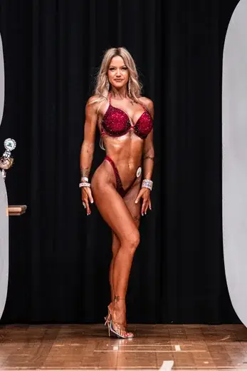 valerie-chevrolet-bikini-ifbb-suisse-2022-standard-oda25t.webp