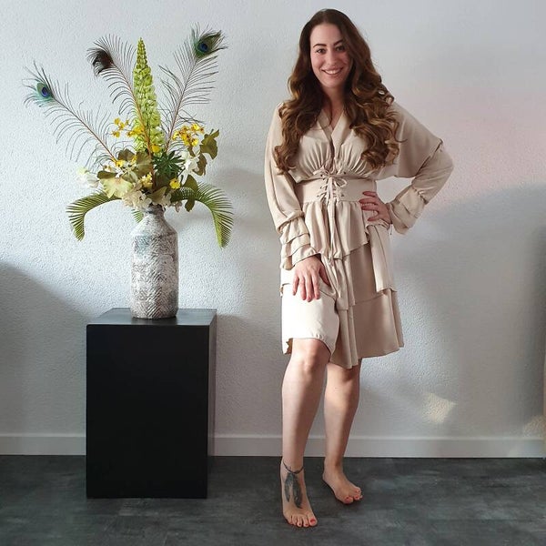 Beige met korsetsluiting