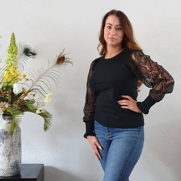 Trui Zwart met Kanten Mouwen