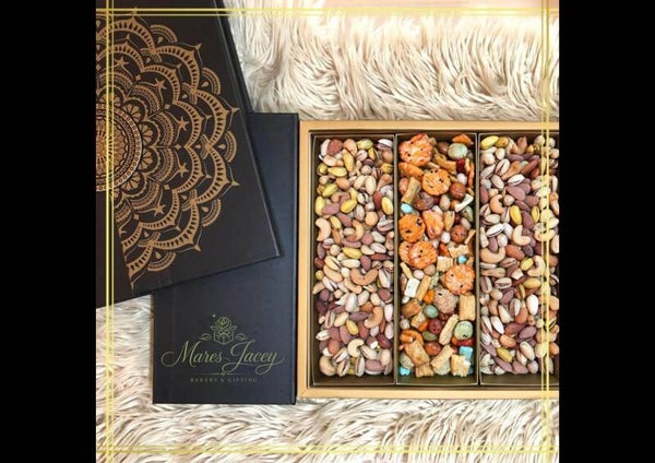 Gourmet Mixed Nuts Collection Box