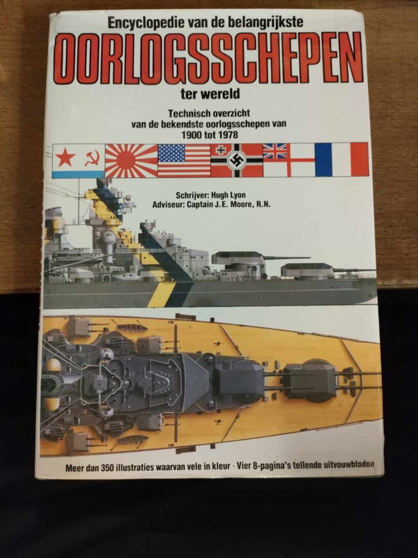 Oorlogsschepen 1900-1978 by Hugh Lyon  dutch